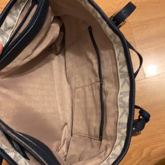 Michael Kors shoulder bag - Picture 9 of 16